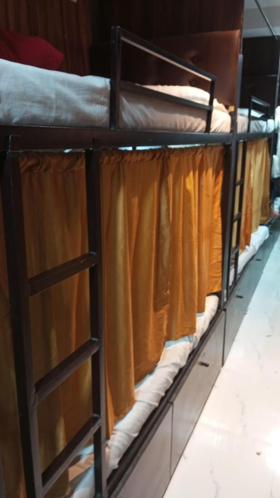 Golden View Dormitory Hotel มุมไบ ภายนอก รูปภาพ
