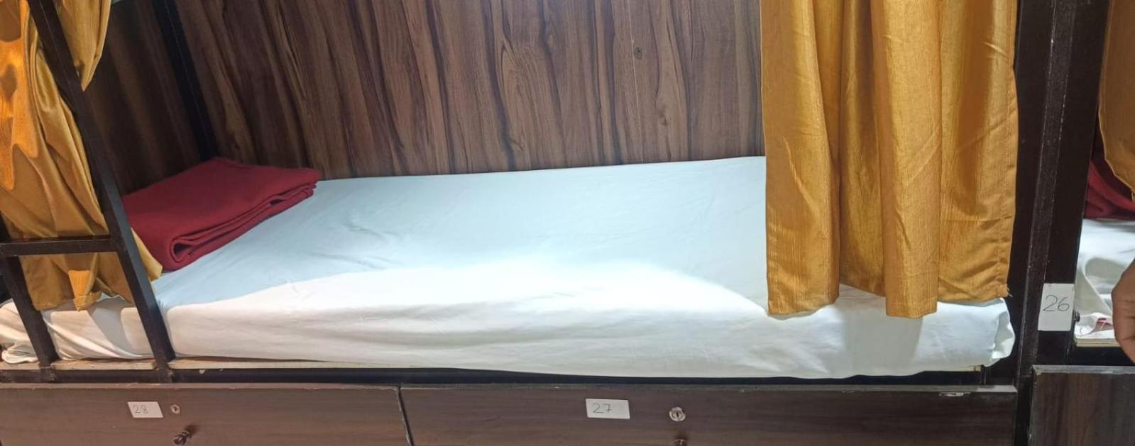 Golden View Dormitory Hotel มุมไบ ภายนอก รูปภาพ