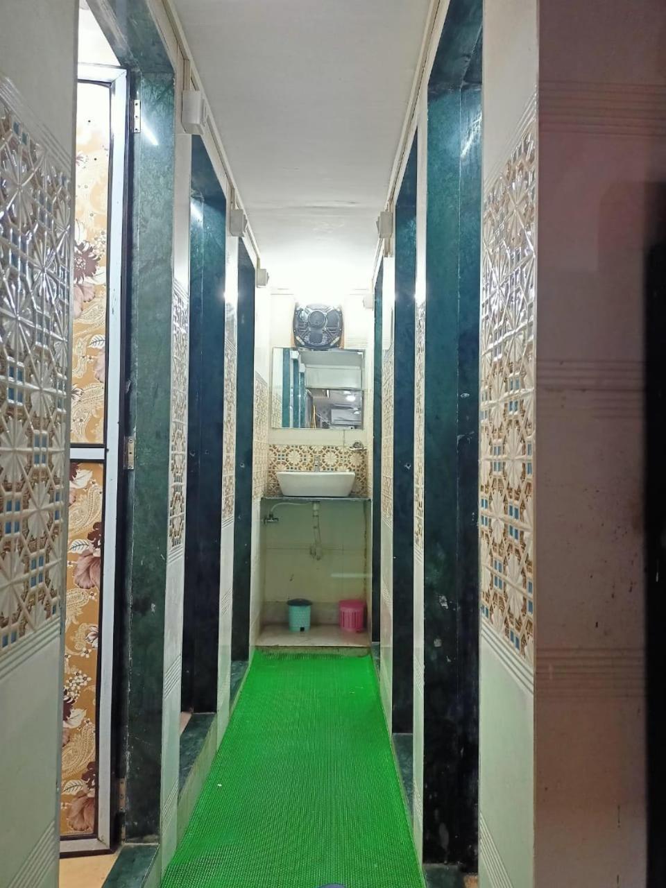 Golden View Dormitory Hotel มุมไบ ภายนอก รูปภาพ