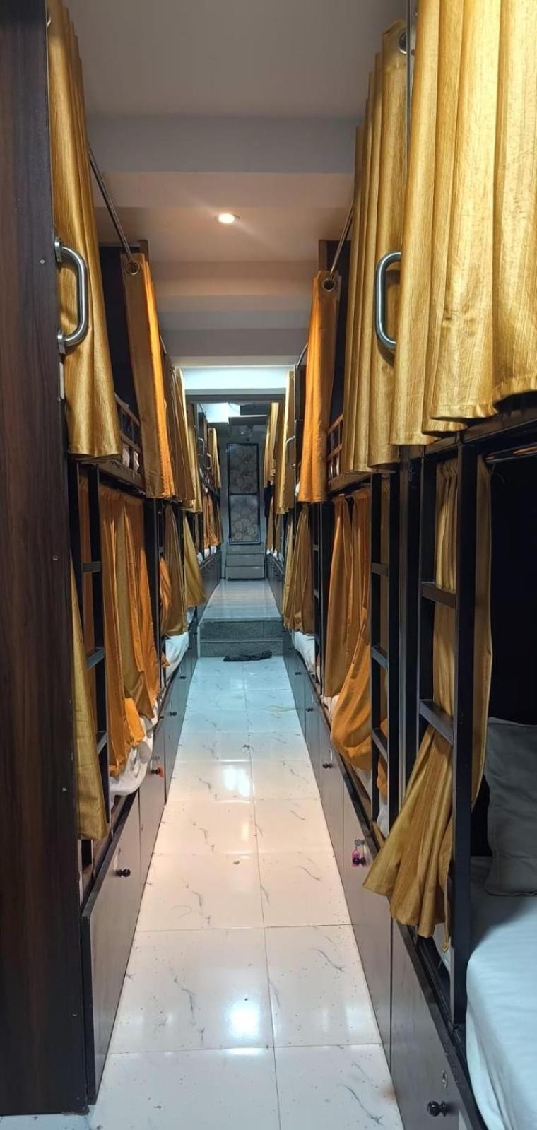 Golden View Dormitory Hotel มุมไบ ภายนอก รูปภาพ
